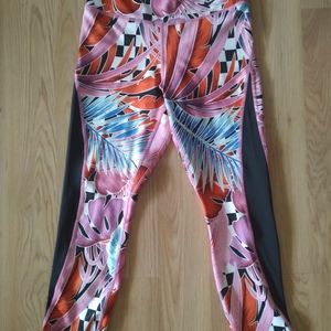Nike Dry Training capri leggings floral/tropical print NWT Sz xs